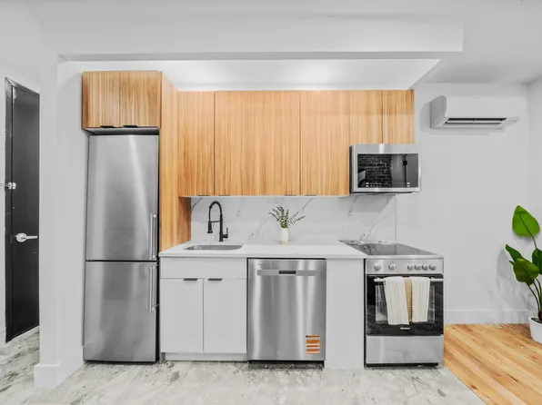 452 West 36th Street image 2 of 8