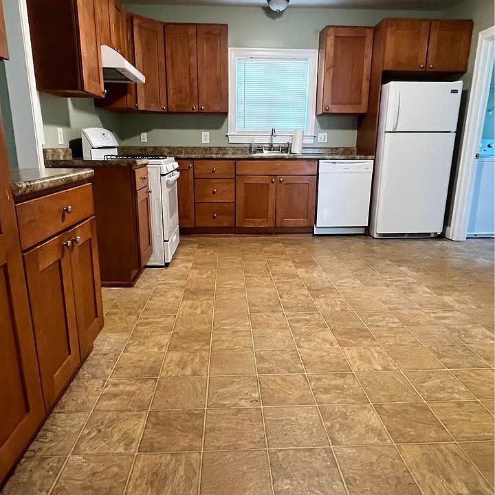 1st image of 703 East St Floor 2