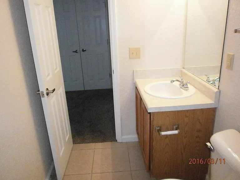 Taylor Way Apartments — Photo 16