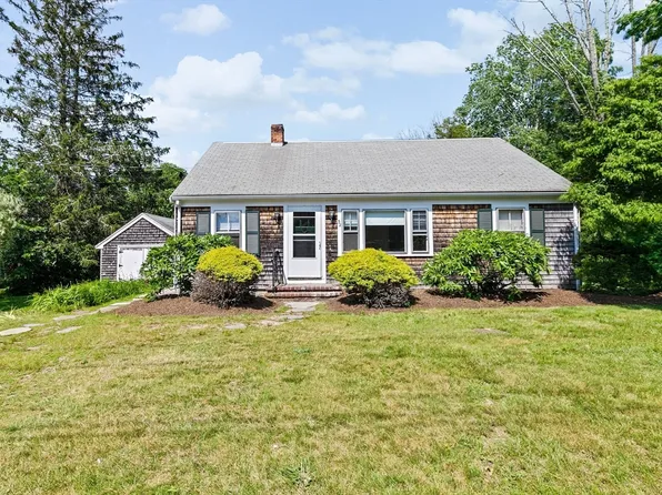 32 Plymouth St, Middleboro, MA 02346