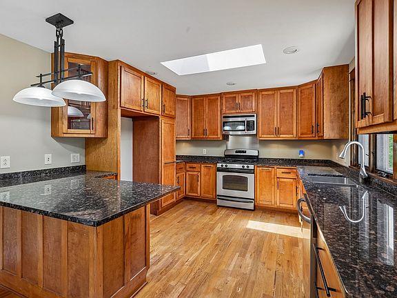 5th image of 312 Tyne Blvd