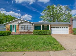 345 Novara Dr, Ballwin, MO 63021