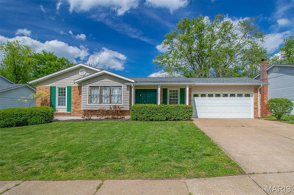 345 Novara Dr photo 1