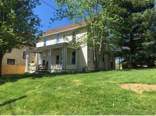 135 N Lancaster St, Athens, OH 45701