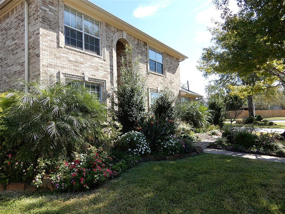 1st image of 2318 E Reata Dr