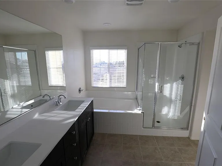 2119 Lavender Ln — Photo 12