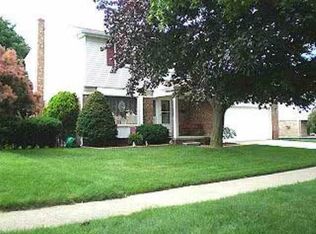 22302 Colette St, Trenton, MI 48183