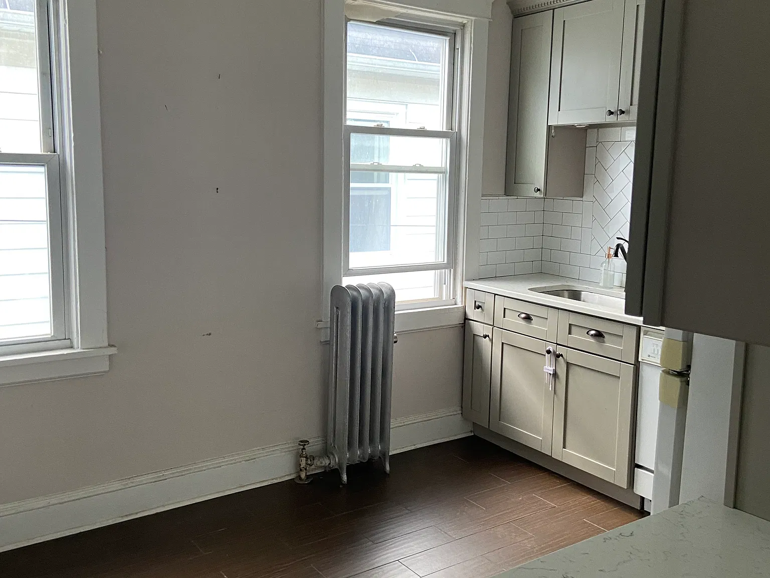 2 bed, 900 sqft, $2,300 — Photo 1