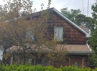 516 Mulberry Ln, West Hempstead, NY 11552