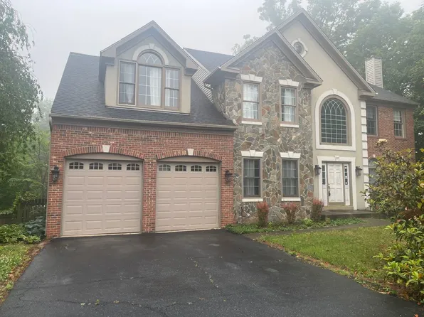 27 Neville Ct, Stafford, VA 22554
