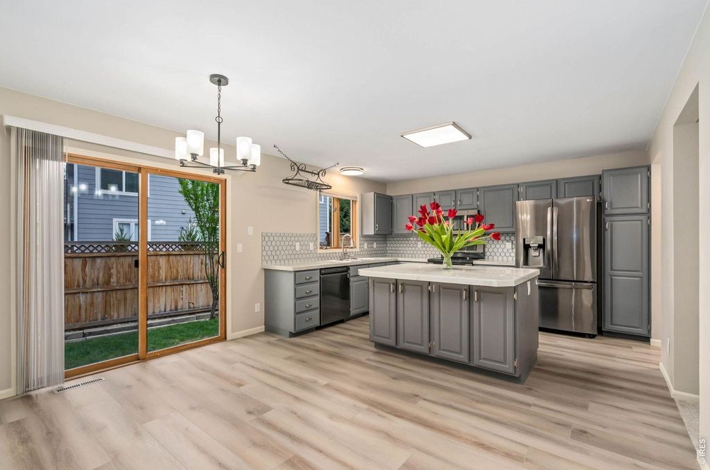 1624 Faraday Cir