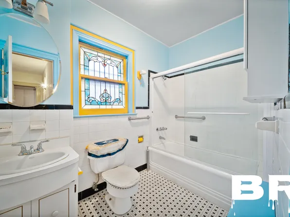 681 Argyle Road image 18 of 25