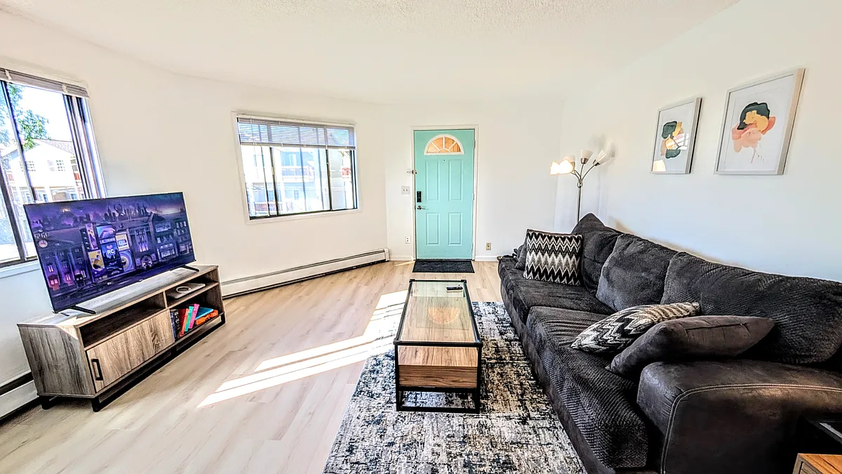 Building Photo - 433 E 14th Ave #6
