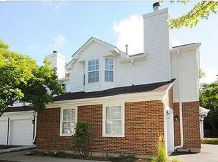 724 Grosse Pointe Cir, Vernon Hills, IL 60061