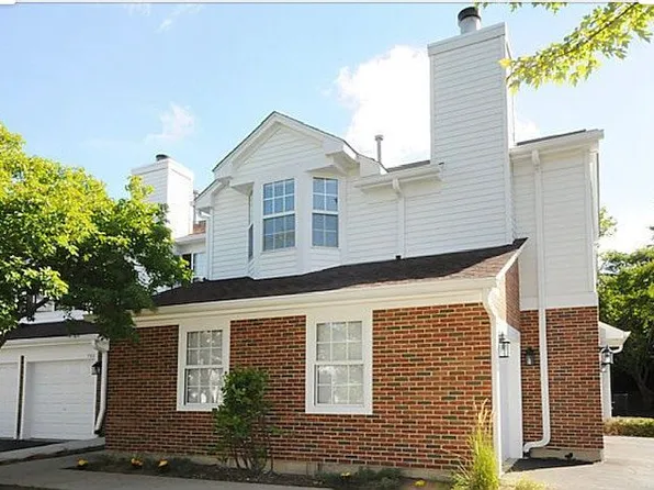 724 Grosse Pointe Cir, Vernon Hills, IL 60061