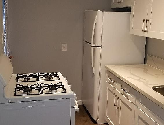 2nd image of 222 N Jackson St APT 11