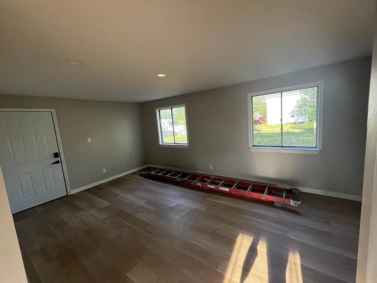 32105 Genessee St — Photo 4