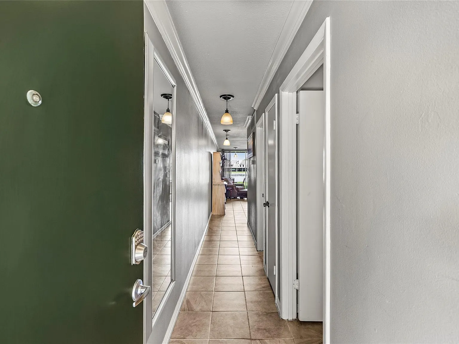 1 bed, 1.0 bath, 584 sqft, $1,000 — Photo 4