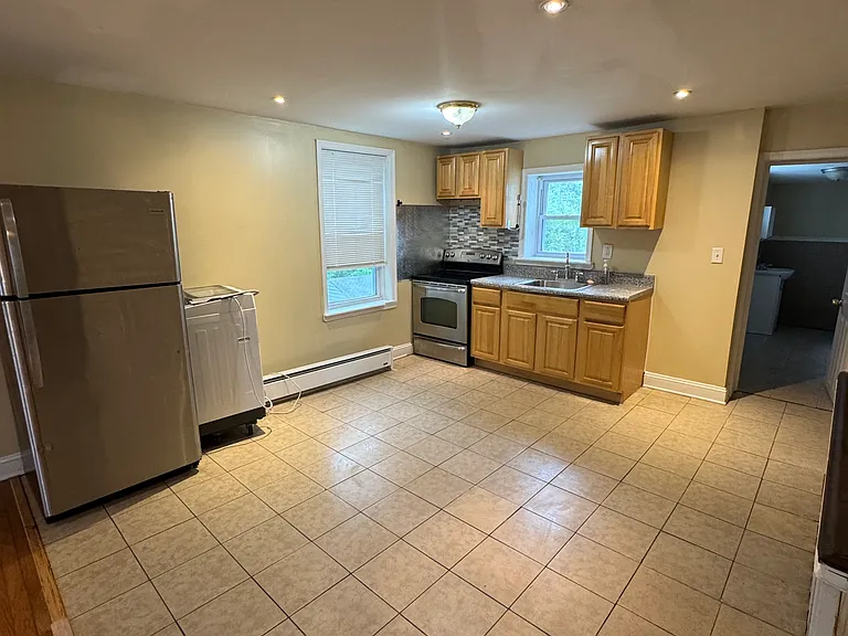 4 Creek Ave #1 — Photo 4