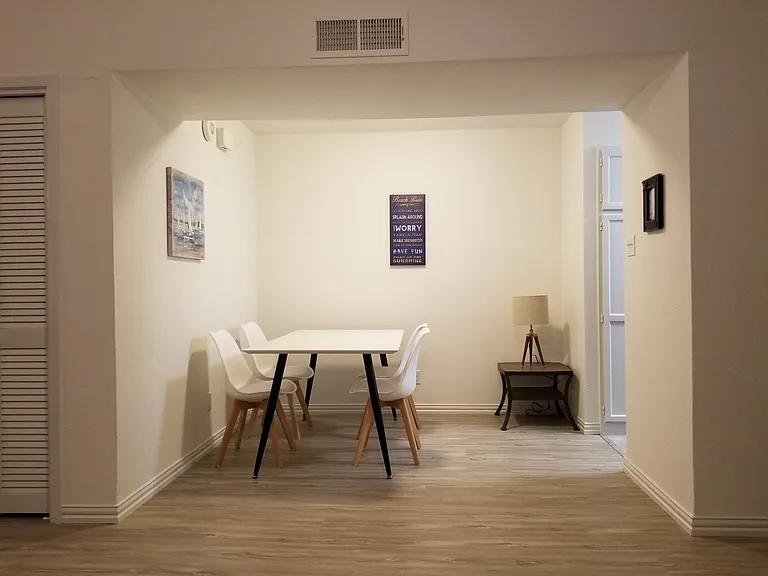6646 E Lovers Ln — Photo 10