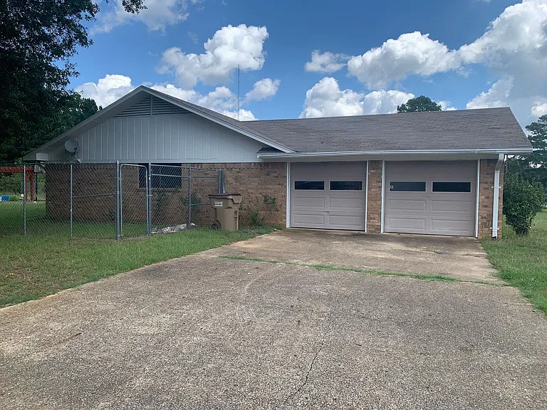 23077 Three Points Dr — Photo 2
