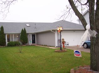 148 Azalea Cir, Streamwood, IL 60107