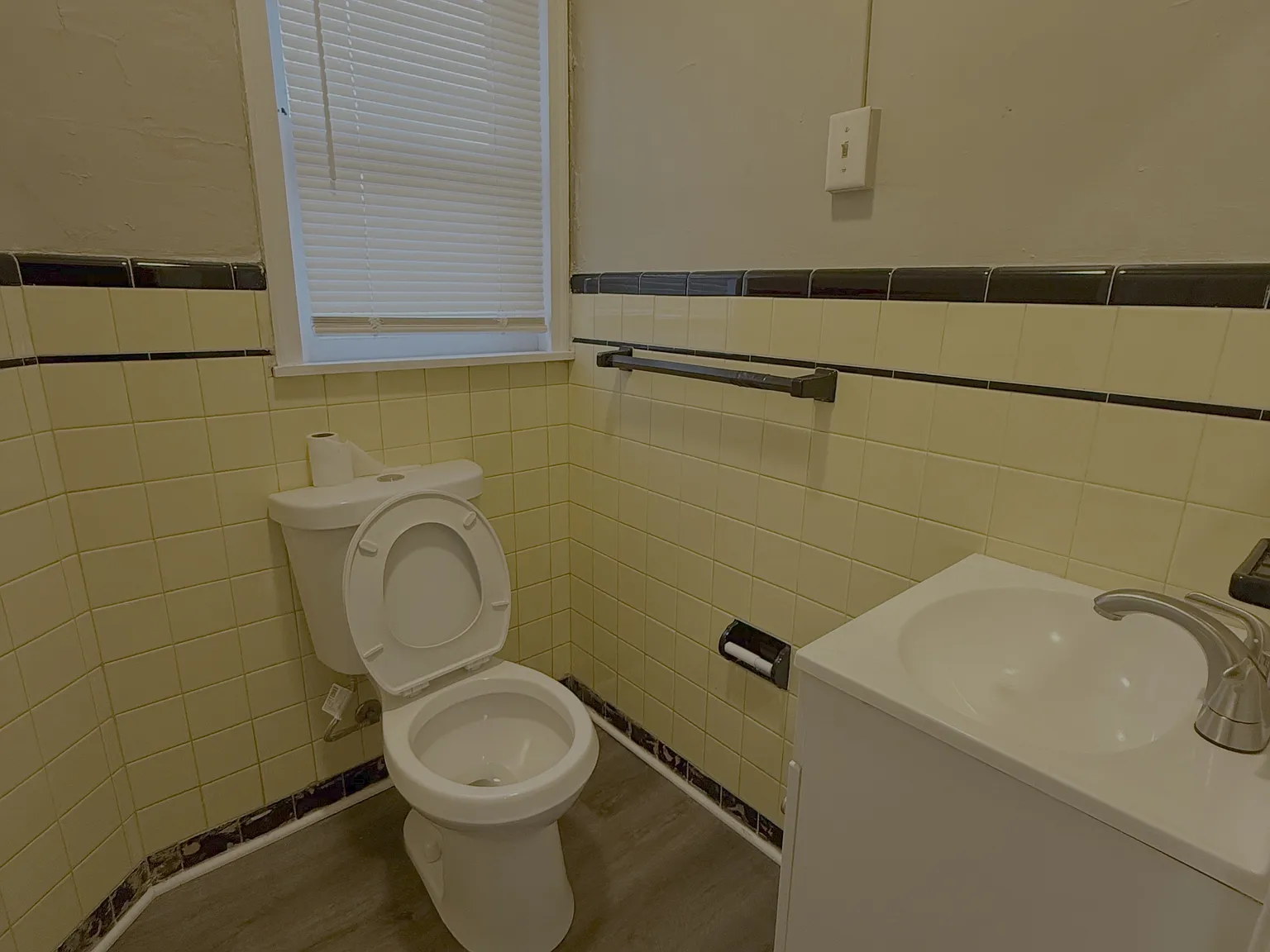 1913 West 2nd Street - 1 — Photo 4