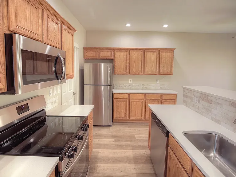 137 SW Cascade Mountain Ct — Photo 10