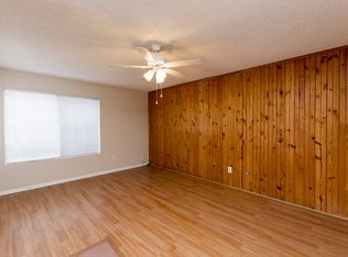 8016 Ellinger Ln, Houston, TX 77040