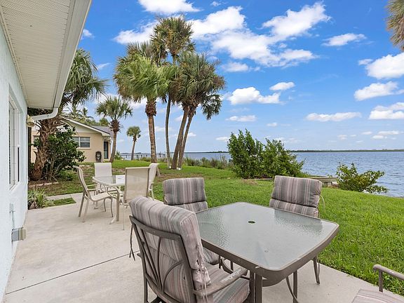 Outside patio on the Indian River.