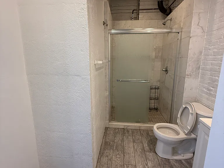 1011 Cherry St #4F — Photo 17