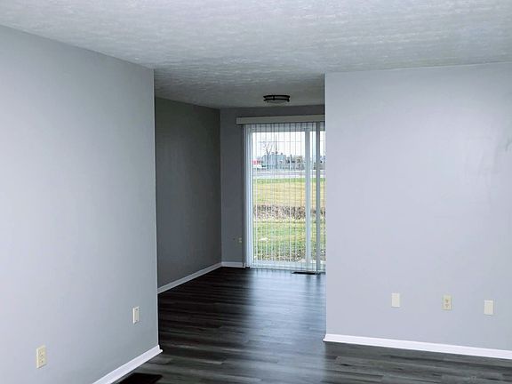 5th image of 100 Heritage Cir #120