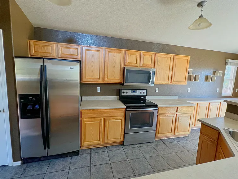 20600 E Dartmouth Dr — Photo 3