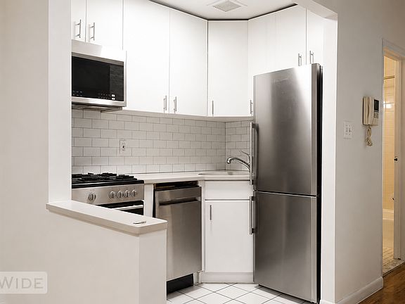 3rd image of 216 E 85th St APT 2D
