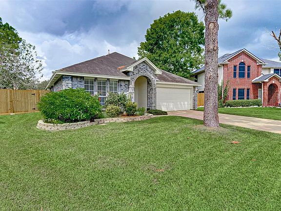 3rd image of 2213 Dublin Dr