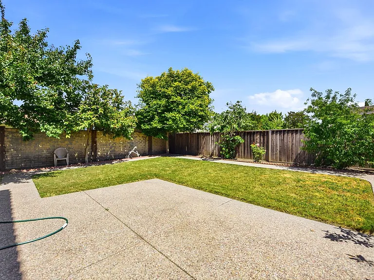 3808 Alder Ave — Photo 45