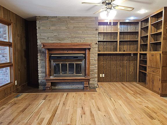 3rd image of 816 Audrey Dr