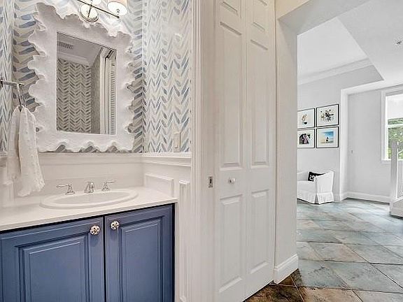 5th image of 550 NE 7th Avenue #2