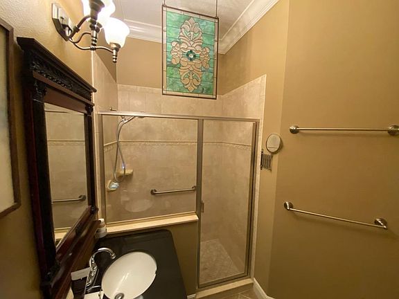 4th image of 213 Harmony Ln