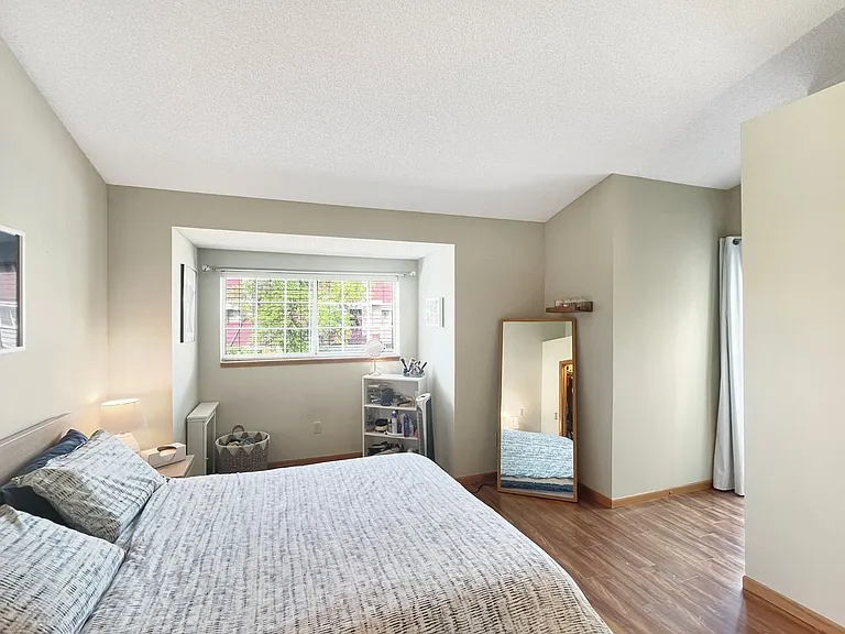 2040 Shenandoah Ct #G — Photo 13
