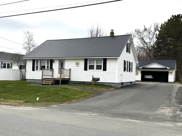 44 New York Street, Millinocket, ME 04462