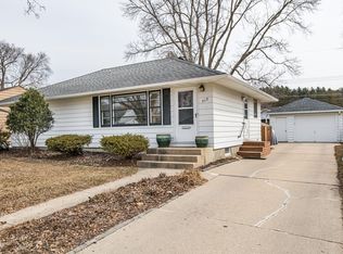 712 17th Ave NE, Rochester, MN 55906