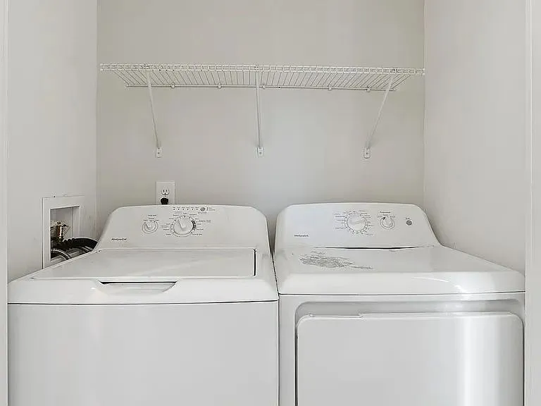 1224 Bessie Ave — Photo 8