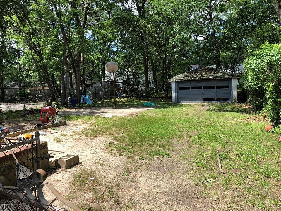 2nd image of 143 9th St