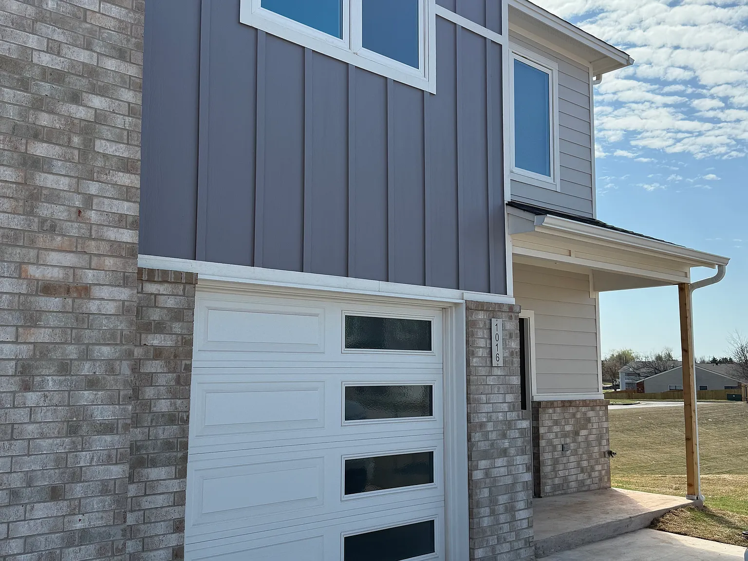 3 bed, 2.5 bath, 1700 sqft, $2,000 — Photo 3