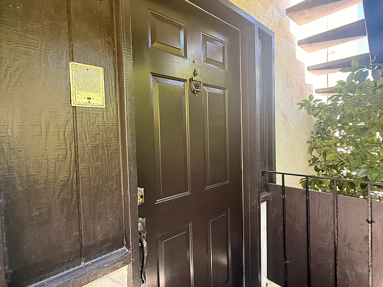 925 Madison St #2 — Photo 3