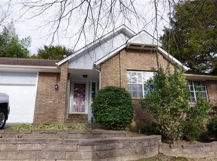 3129 N Warwick Dr, Fayetteville, AR 72703