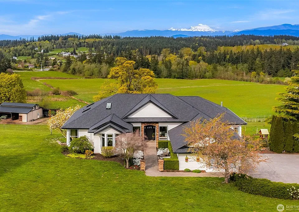 221 Baker View Ln