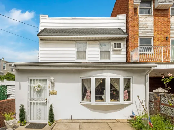 69-11 62nd Drive, Middle Village, NY 11379