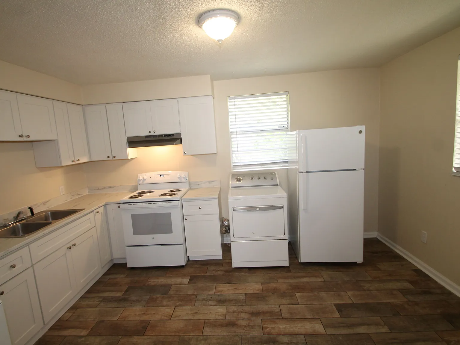 2 bed, 900 sqft, $1,250 — Photo 4